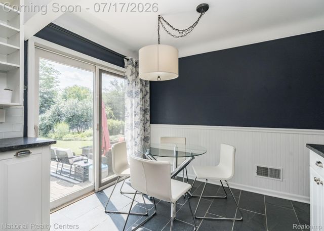 2028 N Wilson Avenue, Royal Oak, MI 48073