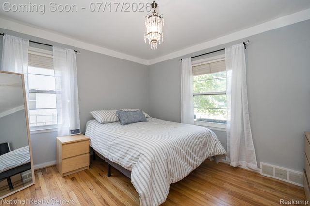 2028 N Wilson Avenue, Royal Oak, MI 48073