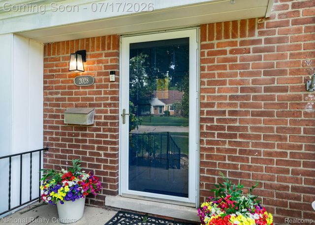 2028 N Wilson Avenue, Royal Oak, MI 48073