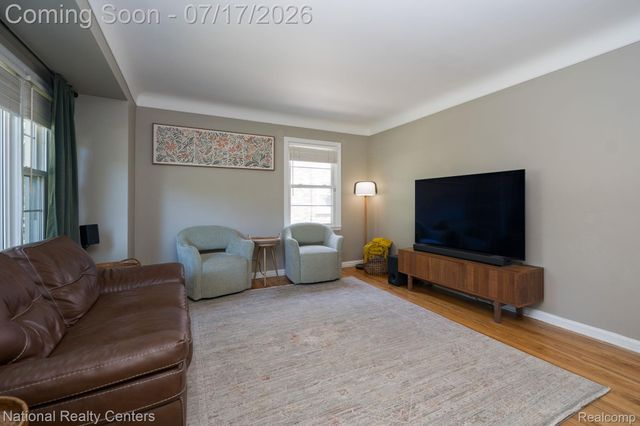 2028 N Wilson Avenue, Royal Oak, MI 48073