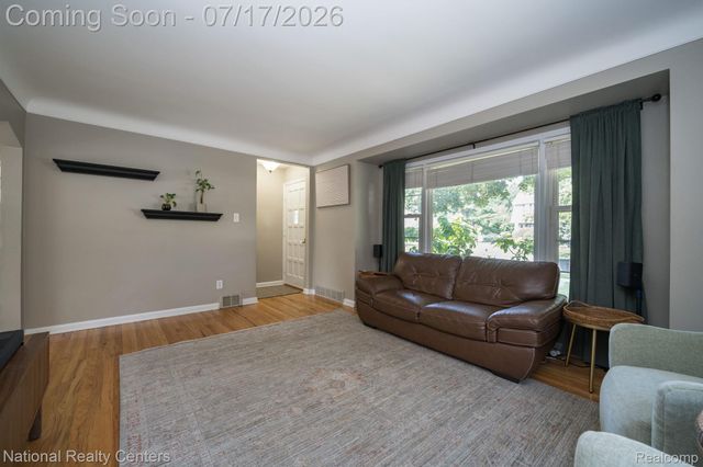2028 N Wilson Avenue, Royal Oak, MI 48073