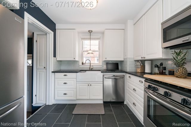 2028 N Wilson Avenue, Royal Oak, MI 48073