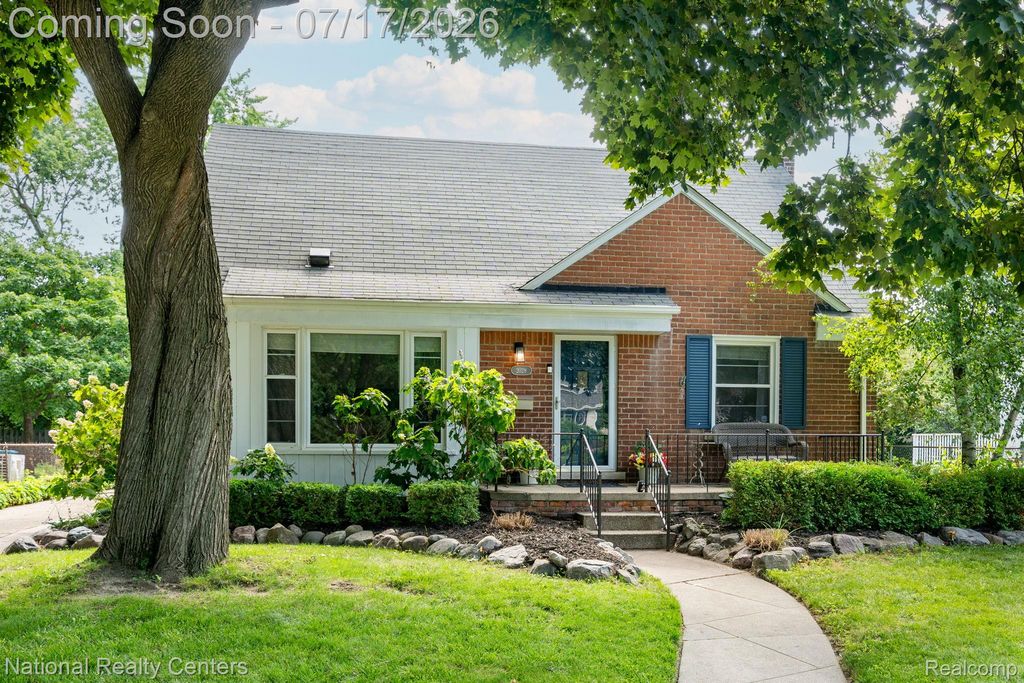 2028 N Wilson Avenue, Royal Oak, MI 48073