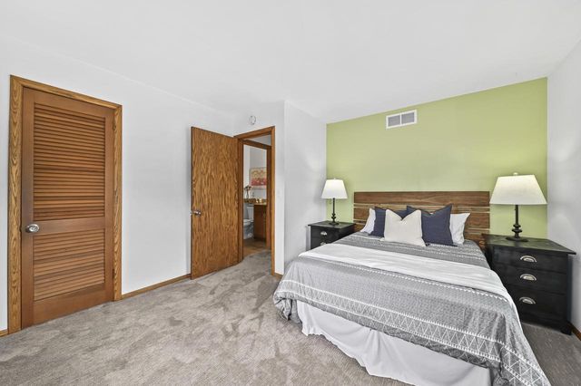 17465 Windemere ROAD, Brookfield, WI 53045