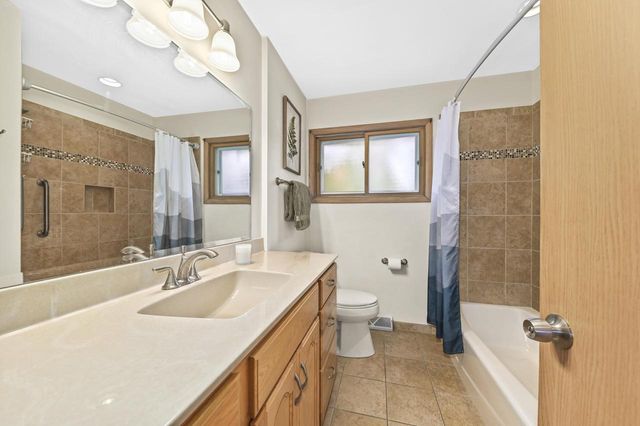 17465 Windemere ROAD, Brookfield, WI 53045