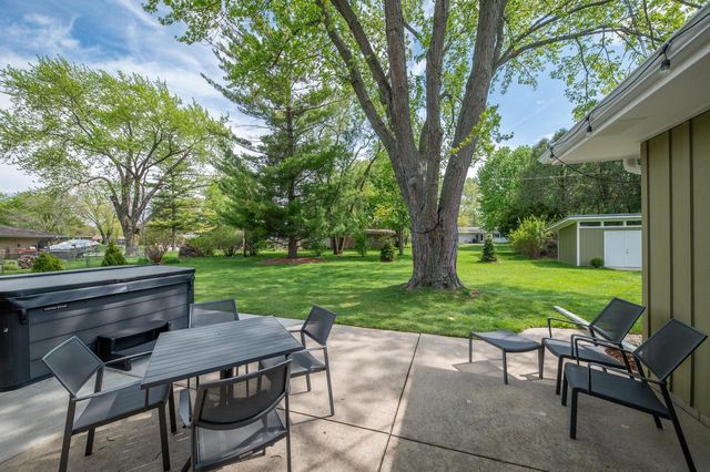 17465 Windemere ROAD, Brookfield, WI 53045