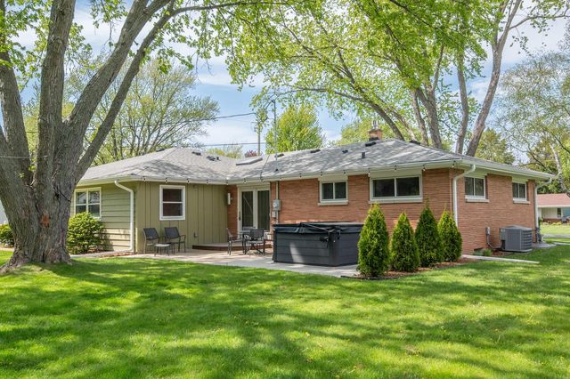 17465 Windemere ROAD, Brookfield, WI 53045