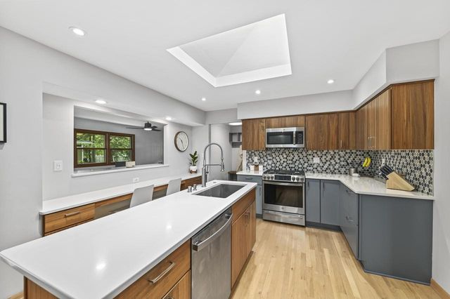 17465 Windemere ROAD, Brookfield, WI 53045