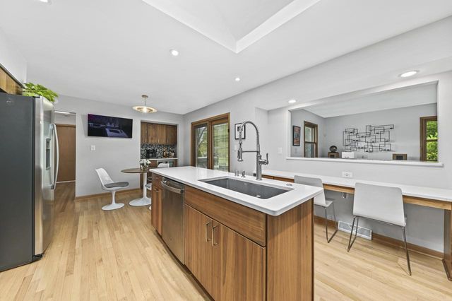 17465 Windemere ROAD, Brookfield, WI 53045
