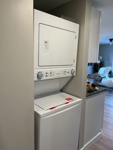 14 Phillips Street 2F, North Kingstown, RI 02852