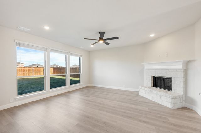 1024 River Oaks Drive, Godley, TX 76044