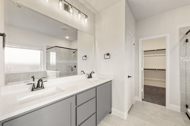 1024 River Oaks Drive, Godley, TX 76044