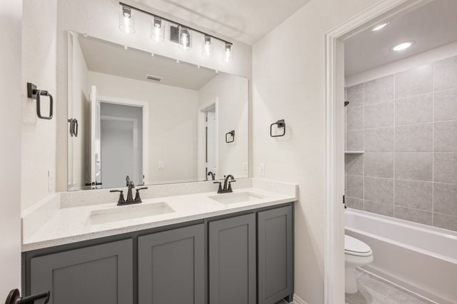 1024 River Oaks Drive, Godley, TX 76044