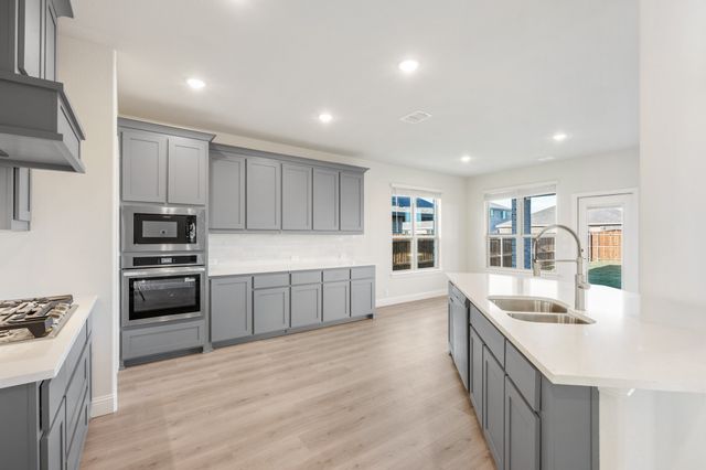 1024 River Oaks Drive, Godley, TX 76044