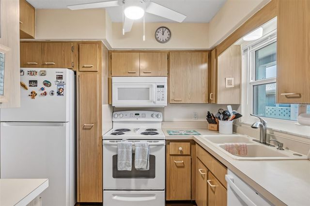 611 GULF DRIVE N C27, Bradenton Beach, FL 34217