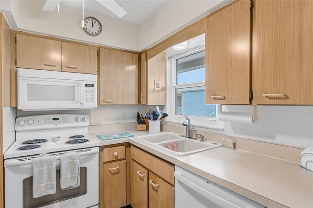 611 GULF DRIVE N C27, Bradenton Beach, FL 34217