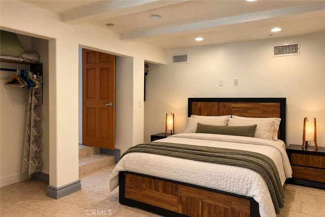 940 Hilldale Ave, West Hollywood, CA 90069