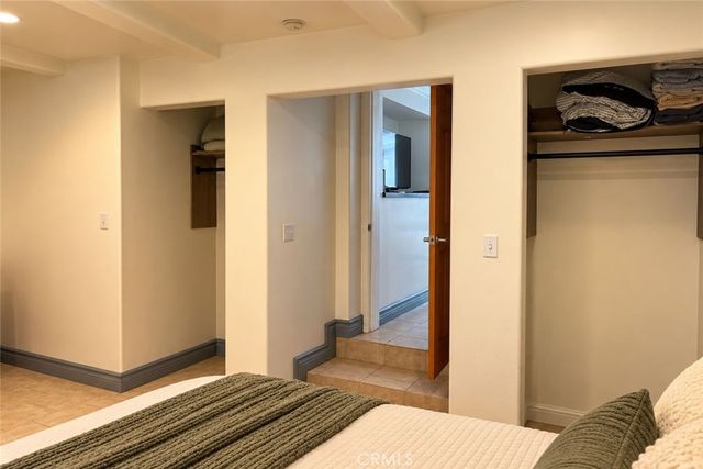 940 Hilldale Ave, West Hollywood, CA 90069