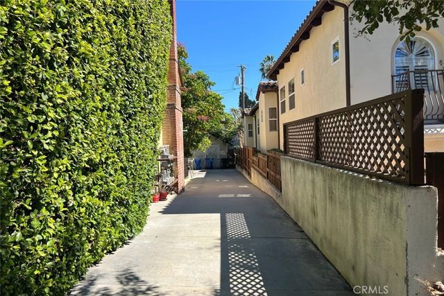 940 Hilldale Ave, West Hollywood, CA 90069