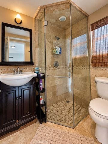940 Hilldale Ave, West Hollywood, CA 90069