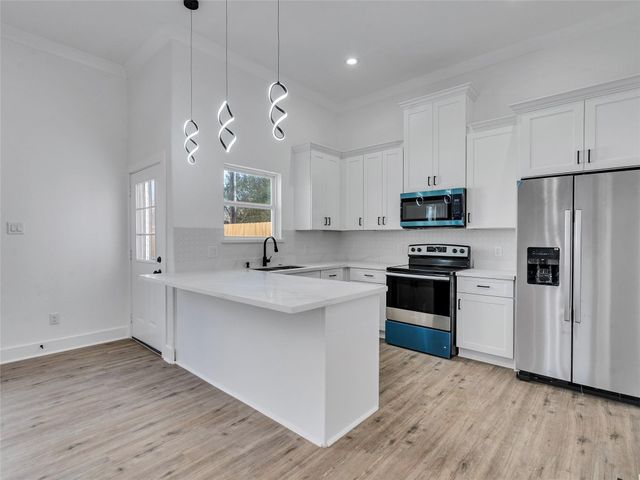5126 Clover Street A, Houston, TX 77033