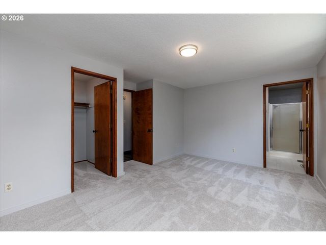 16910 Se LAUGARDIA Way, Milwaukie, OR 97267