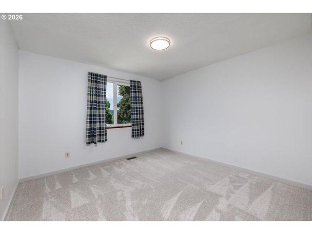 16910 Se LAUGARDIA Way, Milwaukie, OR 97267