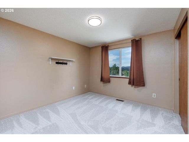 16910 Se LAUGARDIA Way, Milwaukie, OR 97267