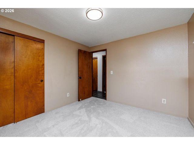 16910 Se LAUGARDIA Way, Milwaukie, OR 97267
