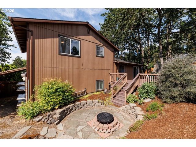 16910 Se LAUGARDIA Way, Milwaukie, OR 97267