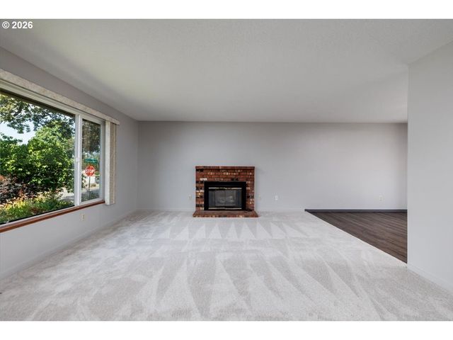 16910 Se LAUGARDIA Way, Milwaukie, OR 97267