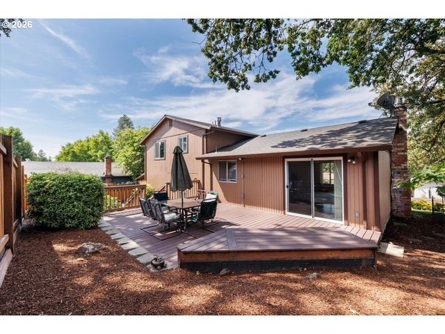 16910 Se LAUGARDIA Way, Milwaukie, OR 97267