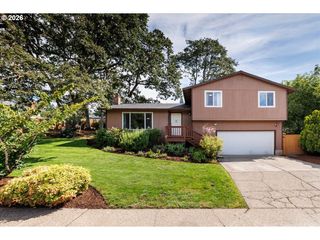 16910 Se LAUGARDIA Way, Milwaukie, OR 97267