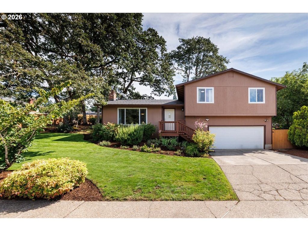 16910 Se LAUGARDIA Way, Milwaukie, OR 97267
