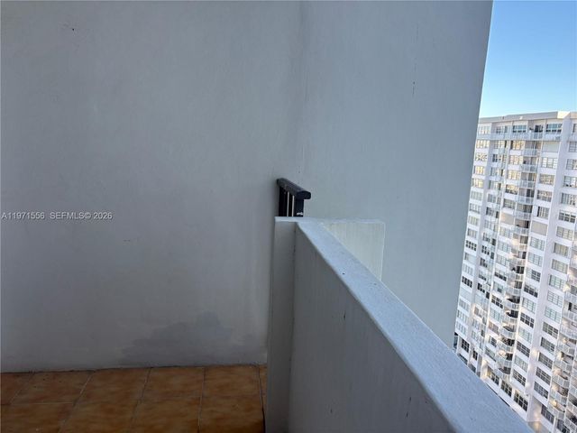 2750 NE 183rd St 1912, Aventura, FL 33160