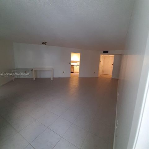 2750 NE 183rd St 1912, Aventura, FL 33160