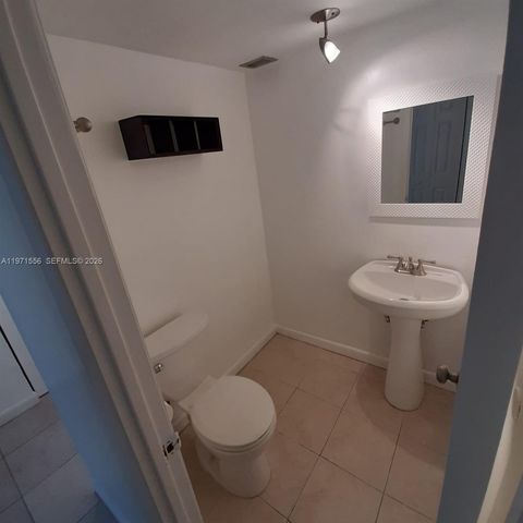 2750 NE 183rd St 1912, Aventura, FL 33160