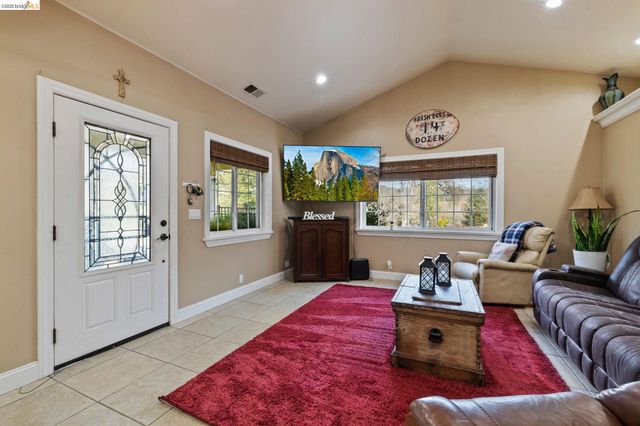 10177 Pulpit Rock Road, Jamestown, CA 95327