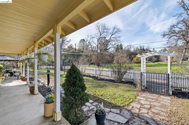 10177 Pulpit Rock Road, Jamestown, CA 95327