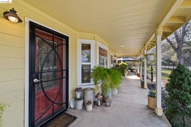 10177 Pulpit Rock Road, Jamestown, CA 95327