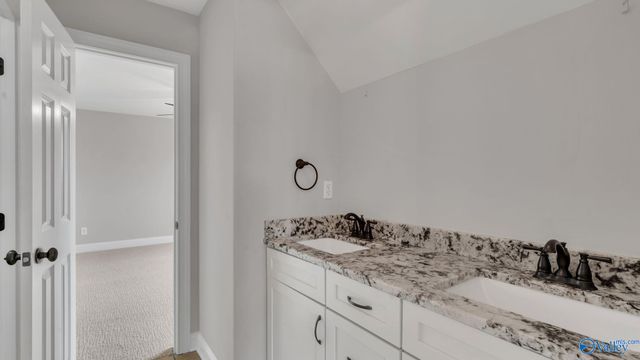 18971 Wentworth Drive, Athens, AL 35613