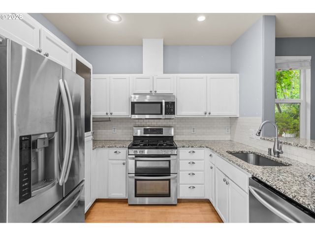 5268 WALES Dr, Eugene, OR 97402