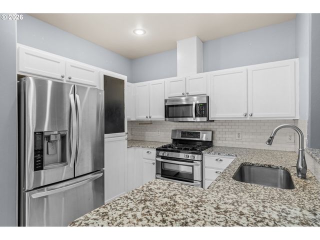 5268 WALES Dr, Eugene, OR 97402