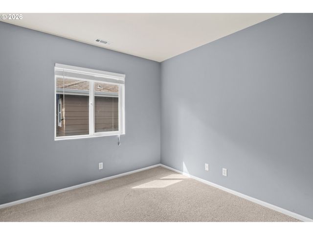 5268 WALES Dr, Eugene, OR 97402