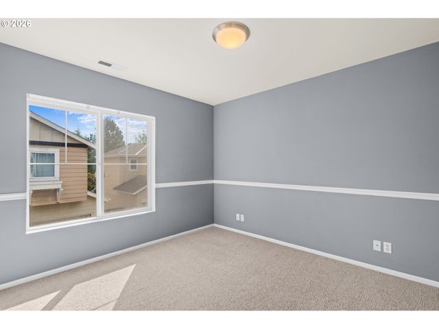5268 WALES Dr, Eugene, OR 97402