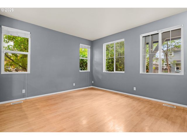 5268 WALES Dr, Eugene, OR 97402