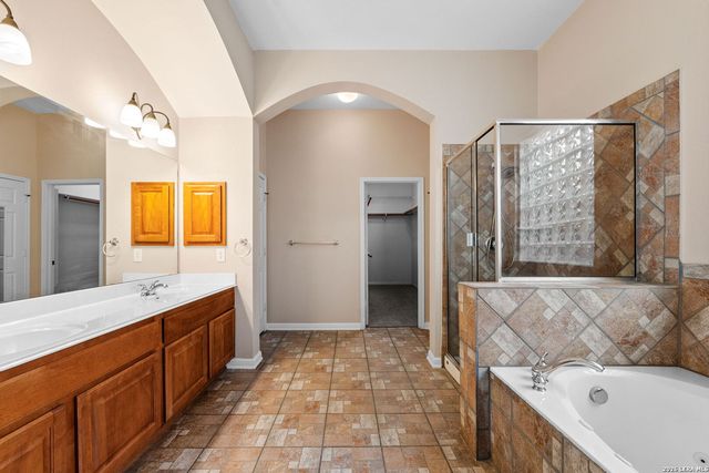 25019 White Crk, San Antonio, TX 78255