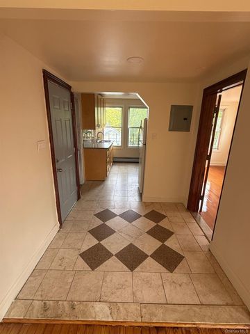 149 W Kingsbridge Road 3, Mount Vernon, NY 10550