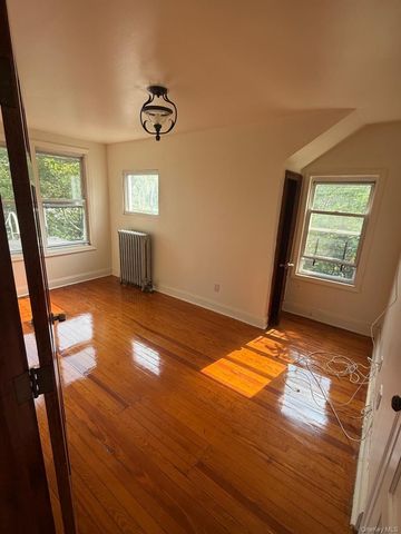 149 W Kingsbridge Road 3, Mount Vernon, NY 10550