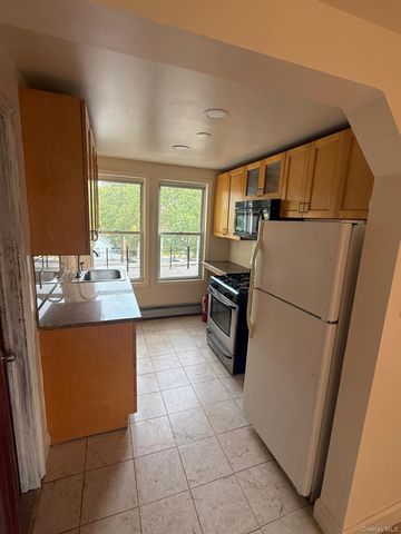 149 W Kingsbridge Road 3, Mount Vernon, NY 10550
